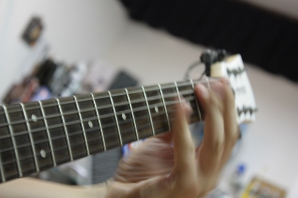 Что делать гитаристу если болят пальцы